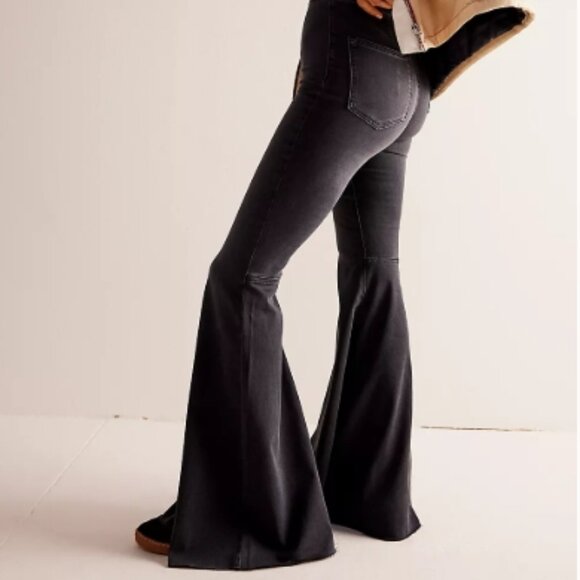 Free People Just Float On Flare Stretch Jean – Washed Black – Size 25 - Picture 5 of 6